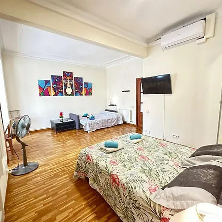 On Aribau Bed and Breakfast *