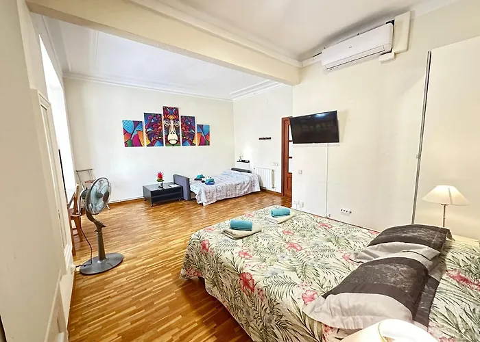On Aribau Bed and Breakfast *